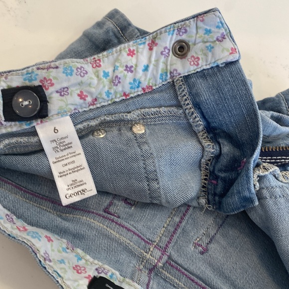 Adorable Jean shorts with embroidery girls size 6 - Picture 4 of 4